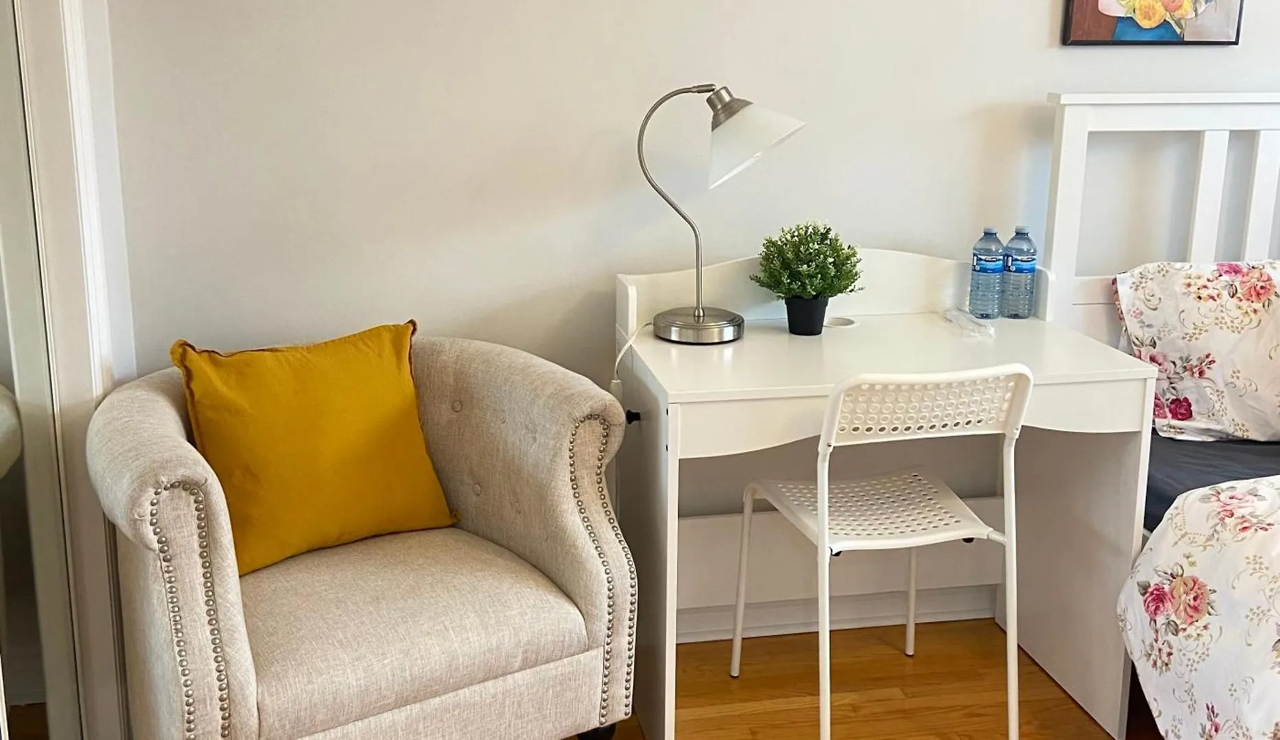 Sunny House - Main Floor, Free Parking, In Toronto Hotel Canadá